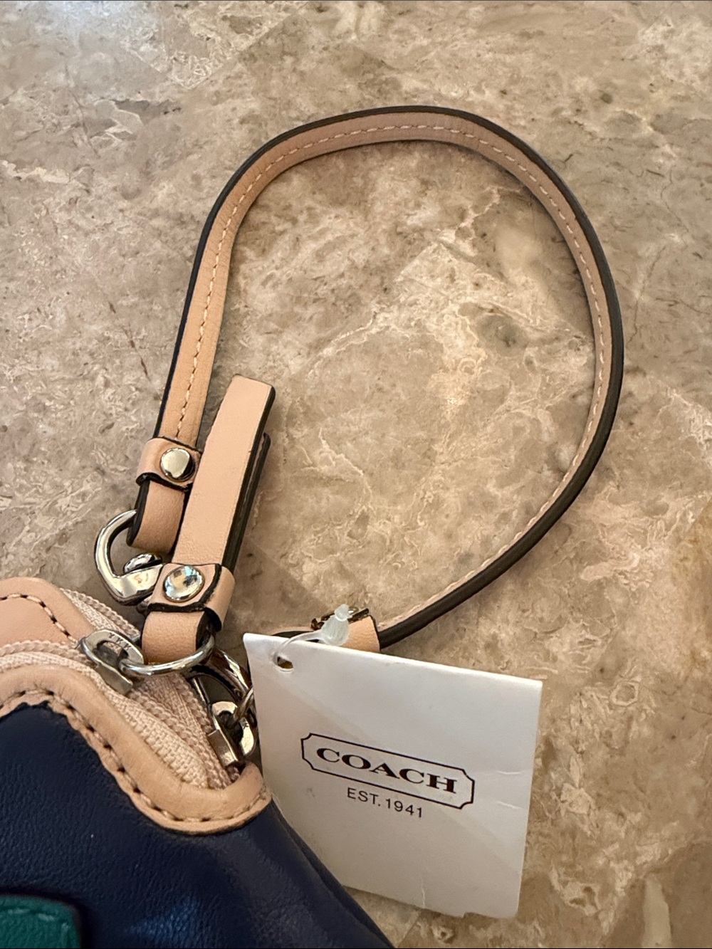 Coach NWT Daisy Spectator Double Zip Leather Wristlet/Clutch Navy,Green & Tan - Picture 5 of 16